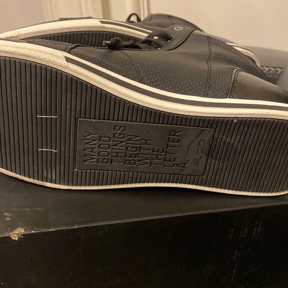 Aldo Men sneakers 
Size :10
Color: black - Picture 5 of 6